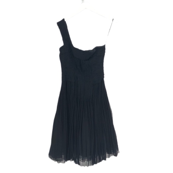 Elie Tahari Dresses & Skirts - Elie Tahari 100% Silk Black Cocktail Dress, Size 2
